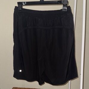 Men’s Medium Black Lululemon shorts